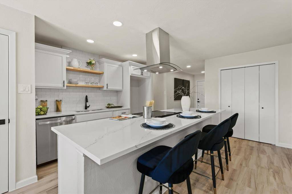 Dallas, TX 75249,7160 Winterberry Drive