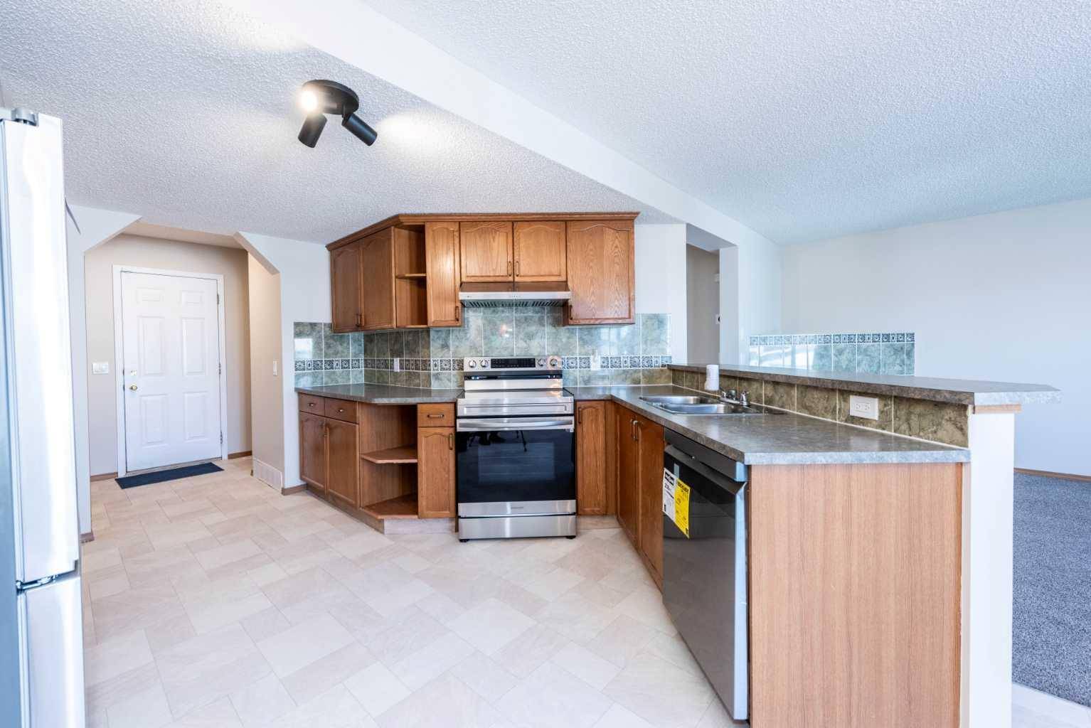Calgary, AB T2Y 3X4,184 Bridlewood RD Southwest