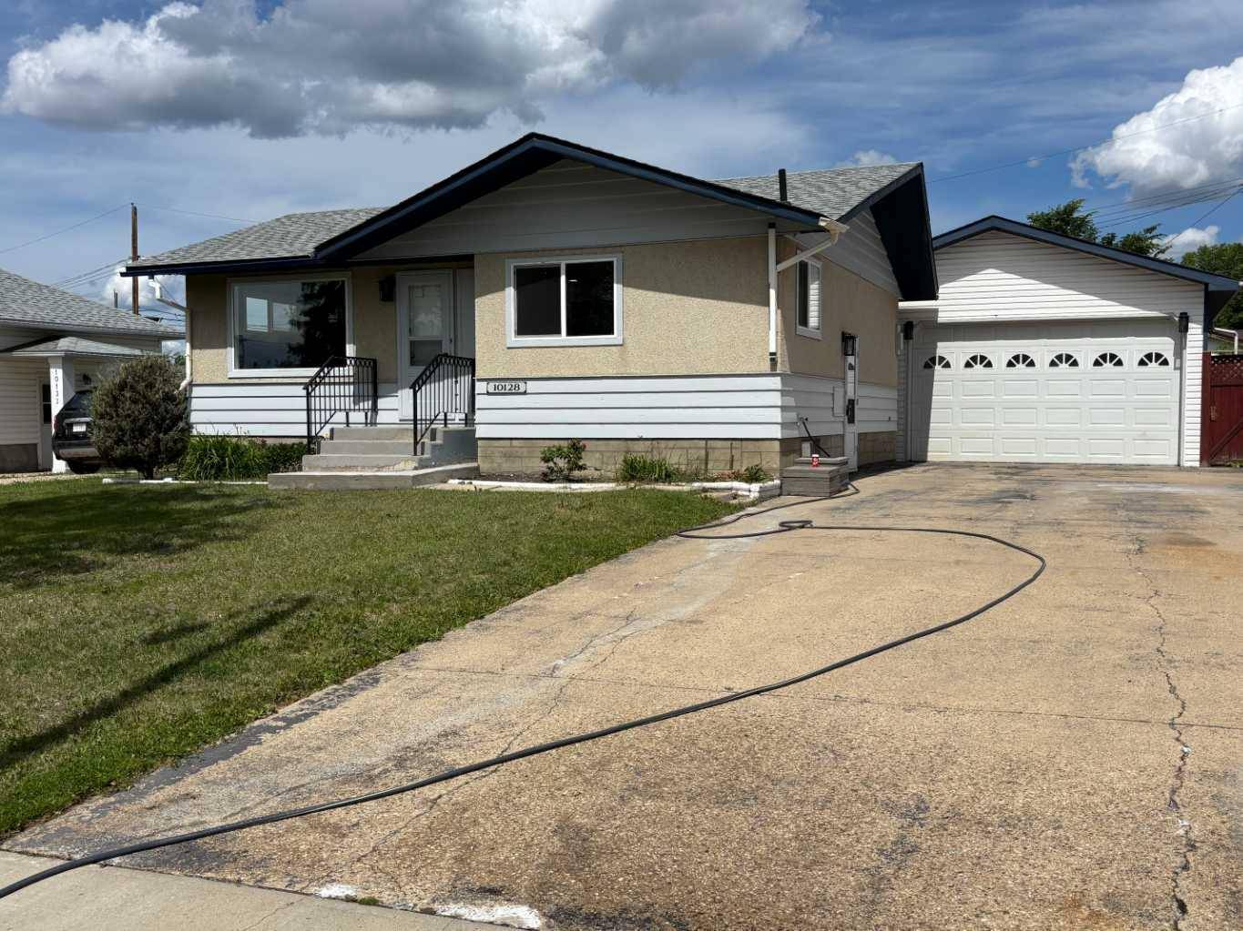 Grande Prairie, AB T8V1V7,10128 112 AVE