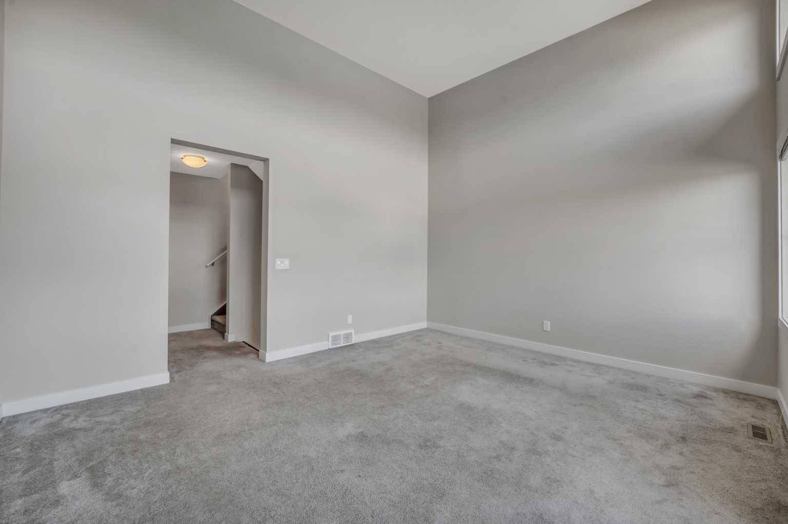 Calgary, AB T3R 0Z8,130 Sage Hill GRV Northwest