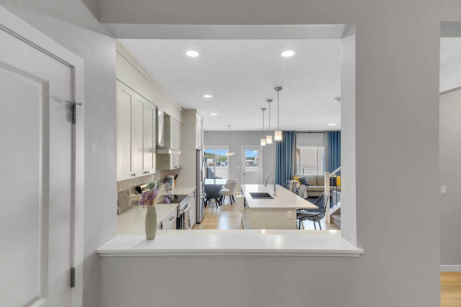 Calgary, AB T2X 4T1,672 Walgrove BLVD Southeast