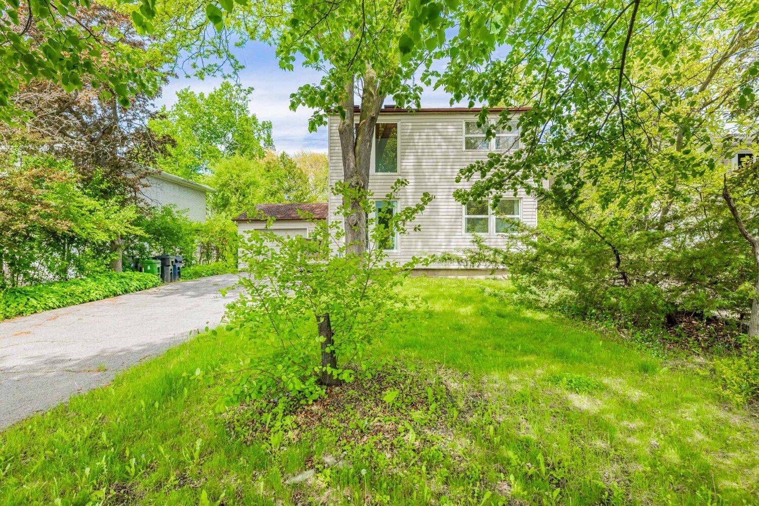 Toronto C14, ON M2M 2H7,144 Wedgewood DR