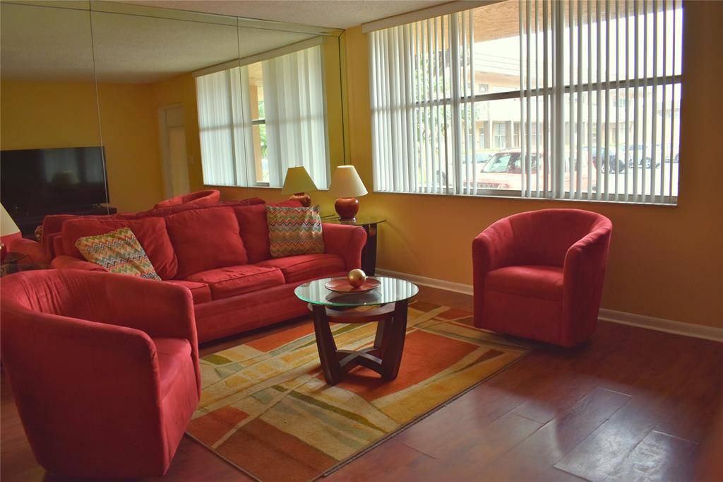 Sunrise, FL 33322,9081 Sunrise Lakes Blvd #107