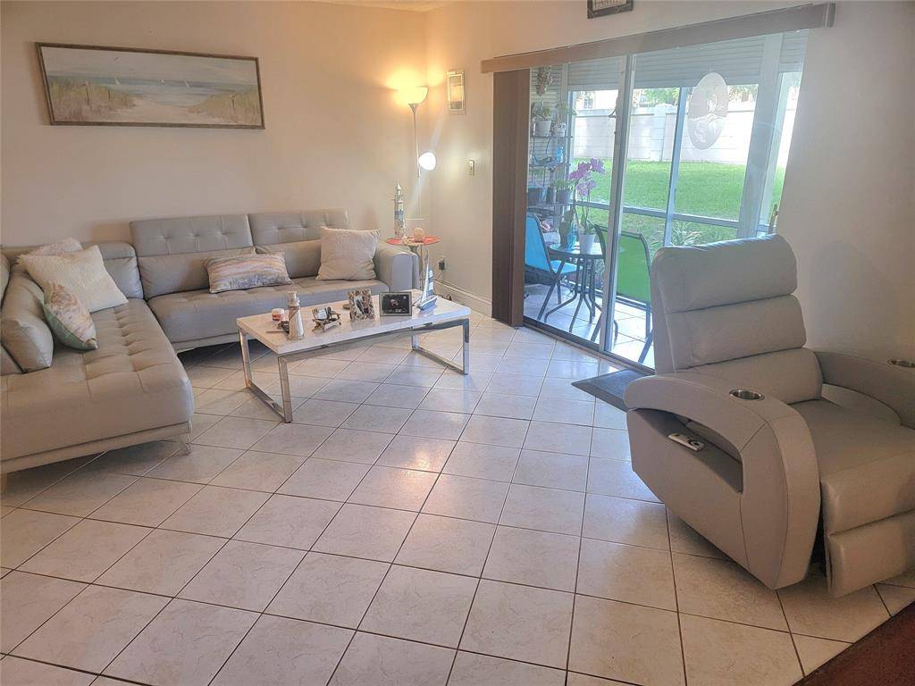 North Lauderdale, FL 33068,8120 SW 24th St #103