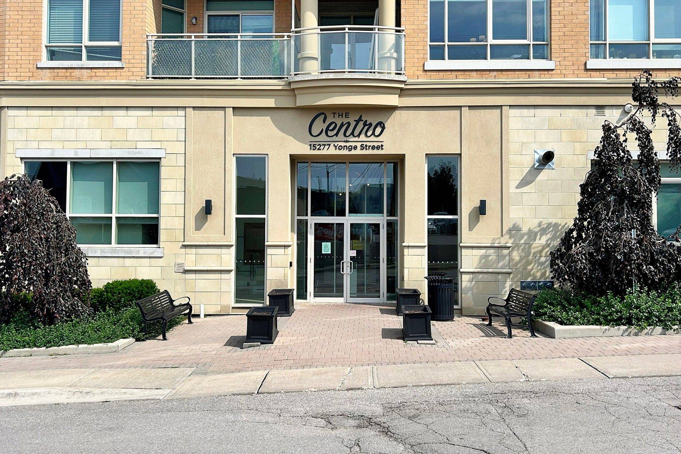 Aurora, ON L4G 1Y3,15277 Yonge ST #607