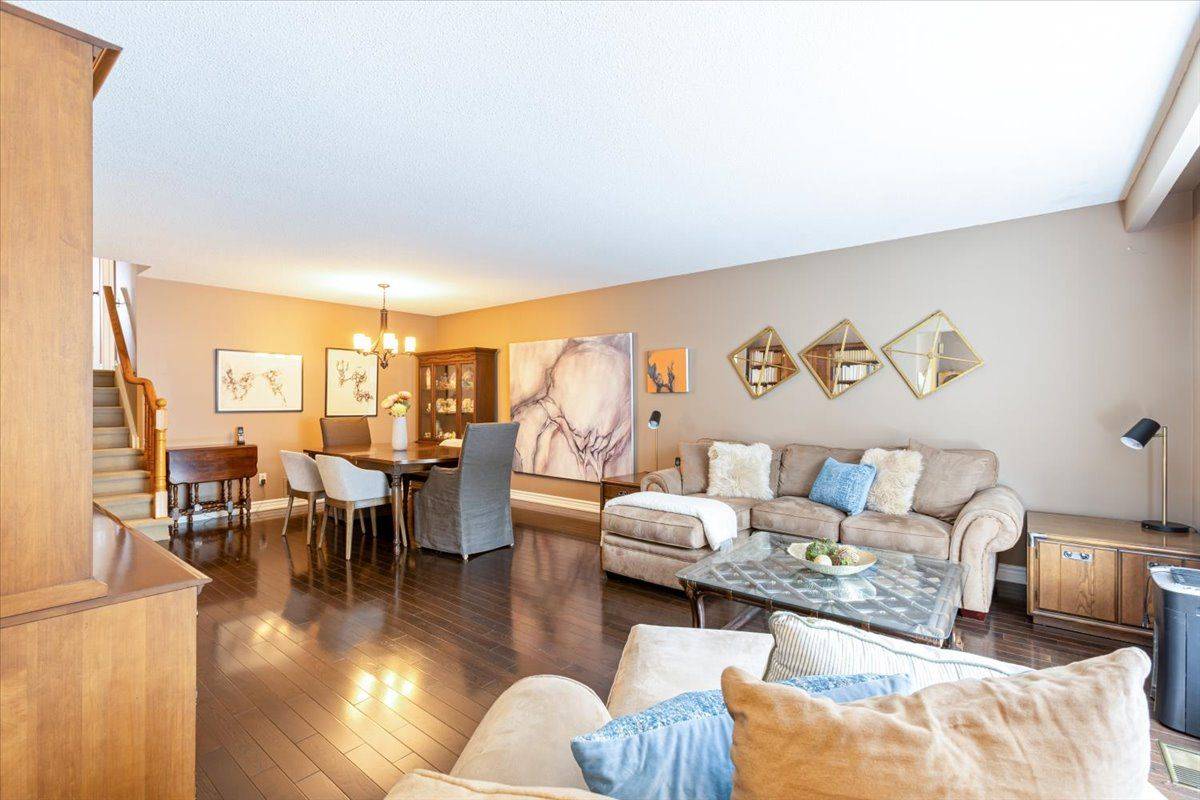 Markham, ON L3T 5M6,25 Hoover DR
