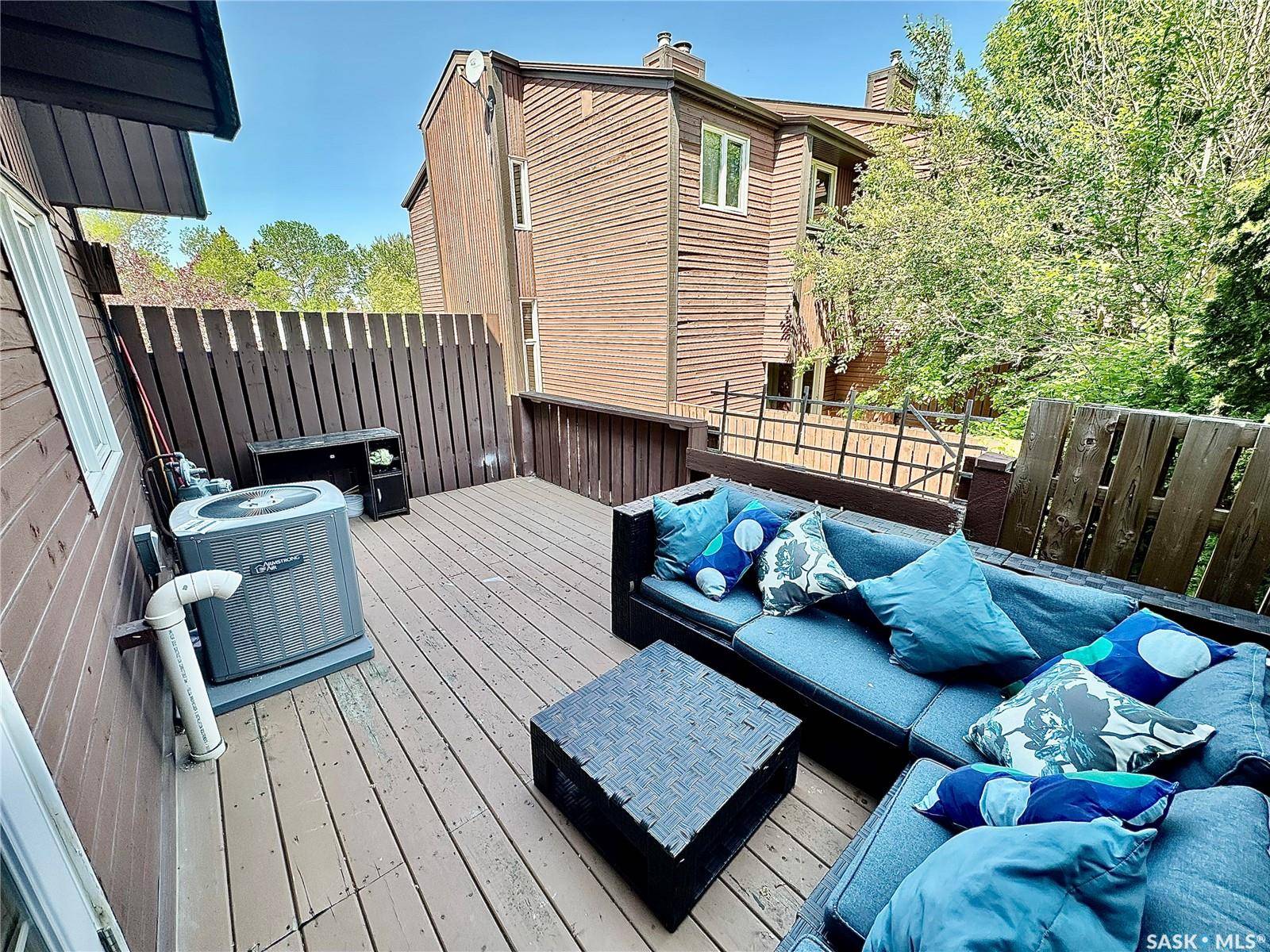 Regina, SK S4S 2V6,2 Lincoln DRIVE #E