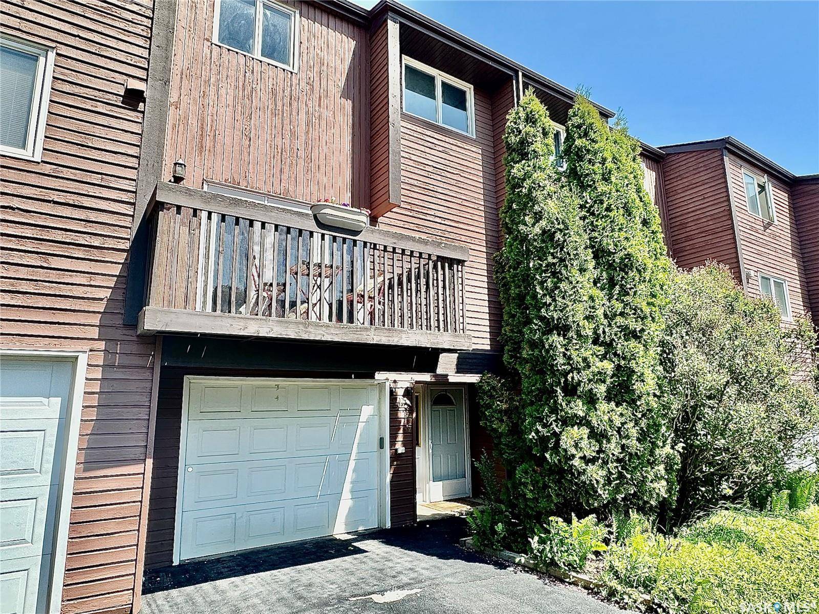 2 Lincoln DRIVE #E, Regina, SK S4S 2V6