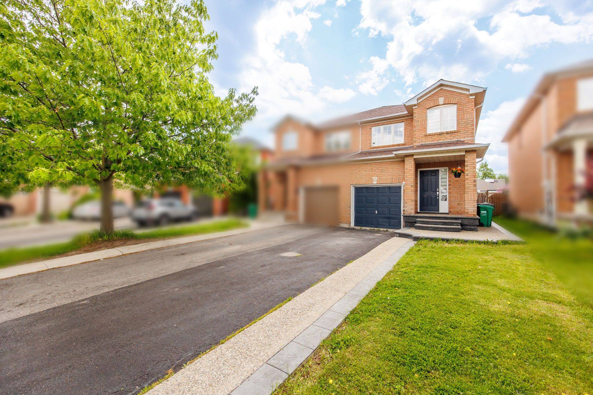 Brampton, ON L6X 4X1,13 Melissa CT