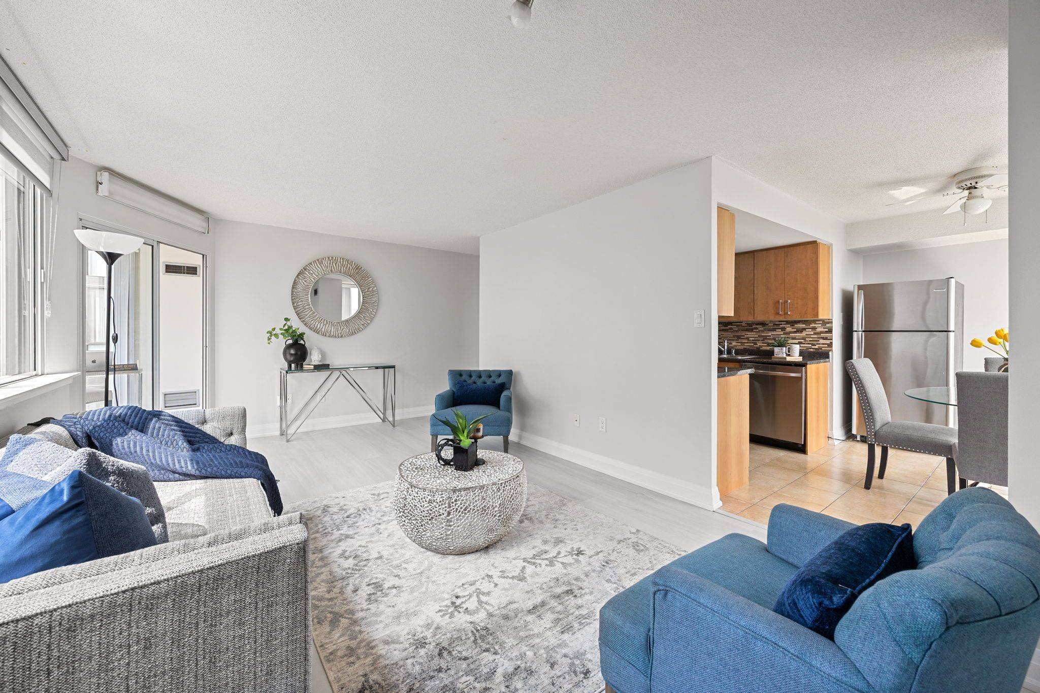 Toronto W10, ON M9V 5E3,10 Markbrook LN #802