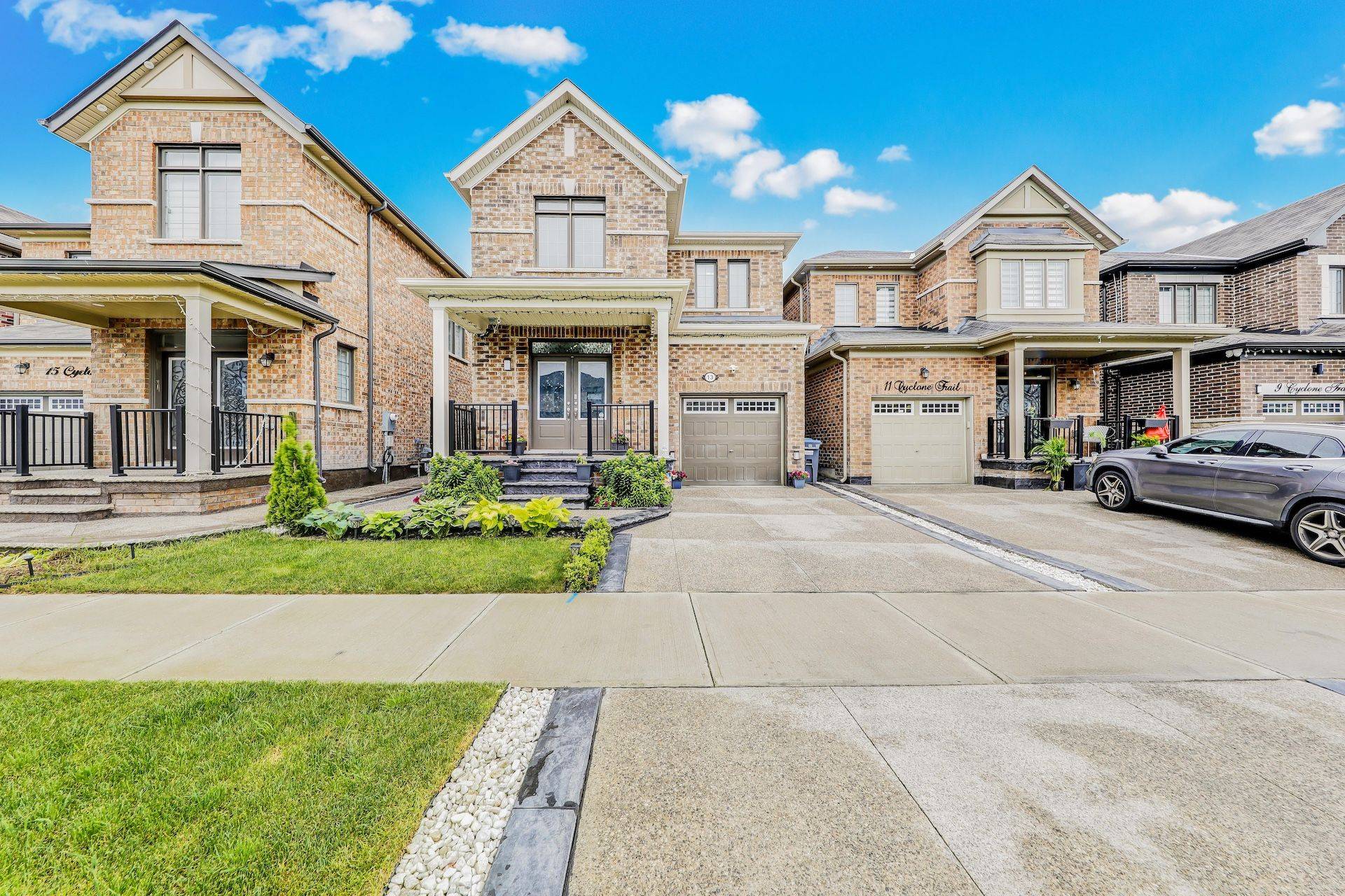 13 Cyclone TRL, Brampton, ON L7A 5E8