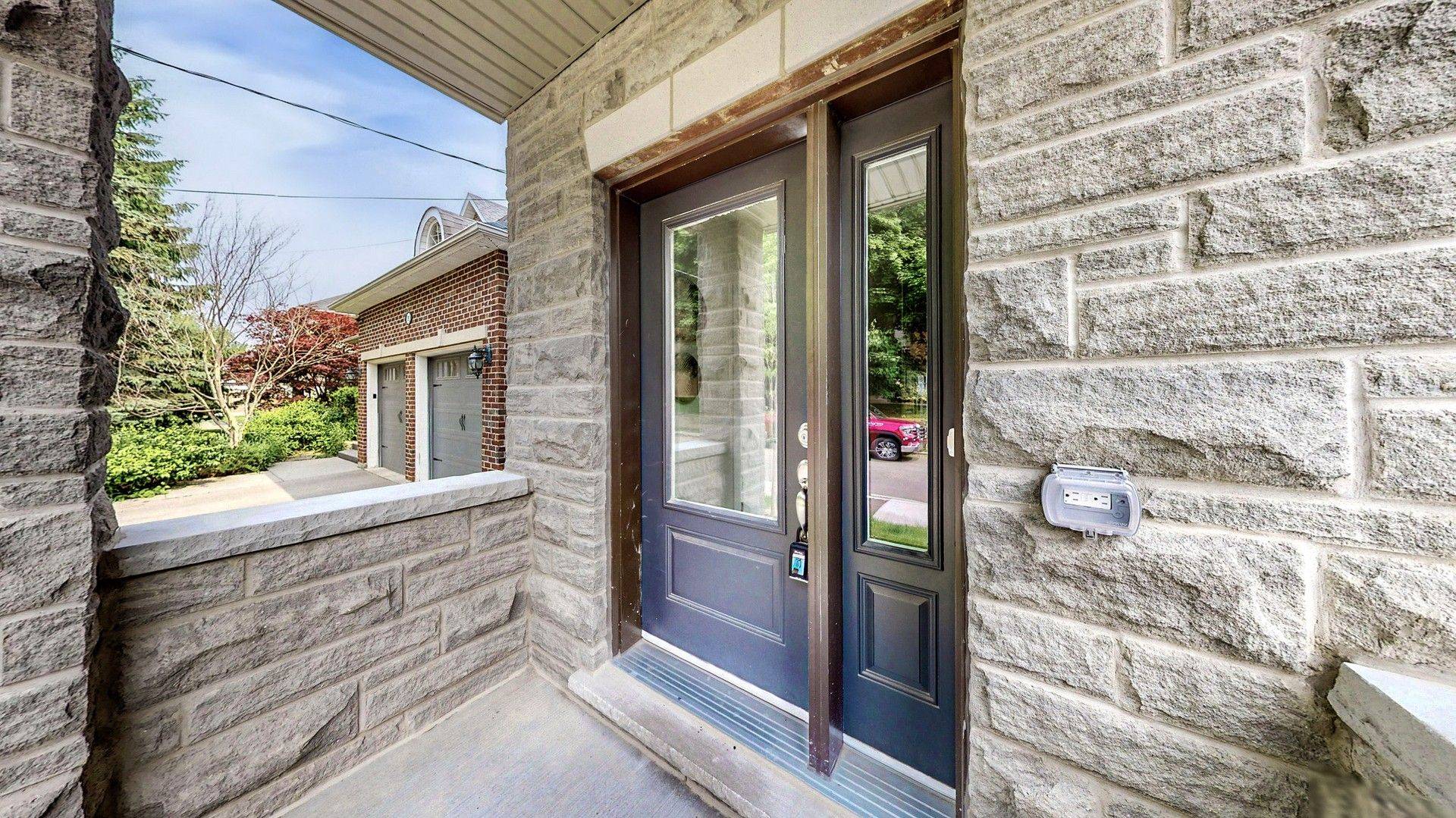 Mississauga, ON L5M 2S5,197 Wyndham ST