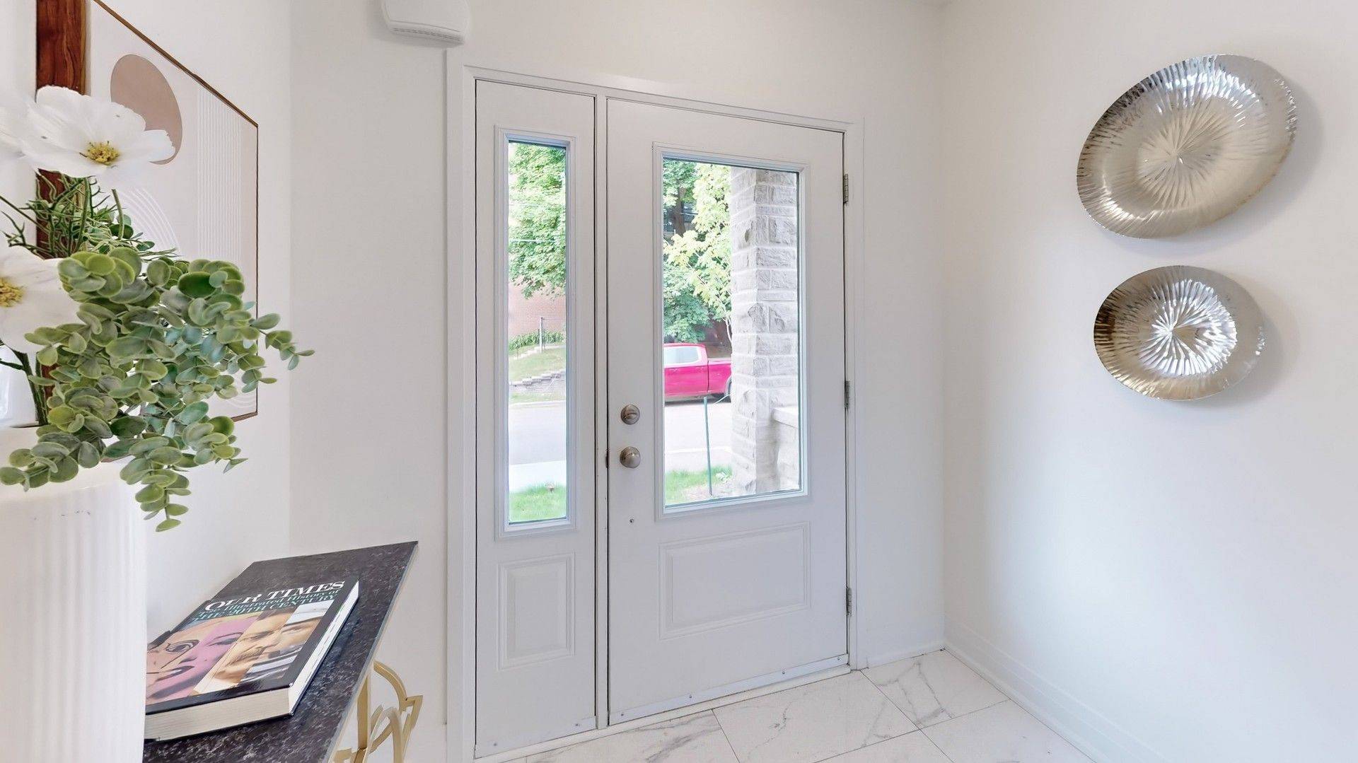 Mississauga, ON L5M 2S5,197 Wyndham ST