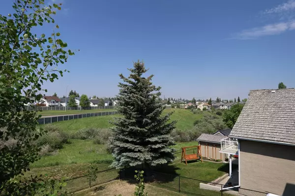 Calgary, AB T3A 5A5,116 Hampshire GRV NW