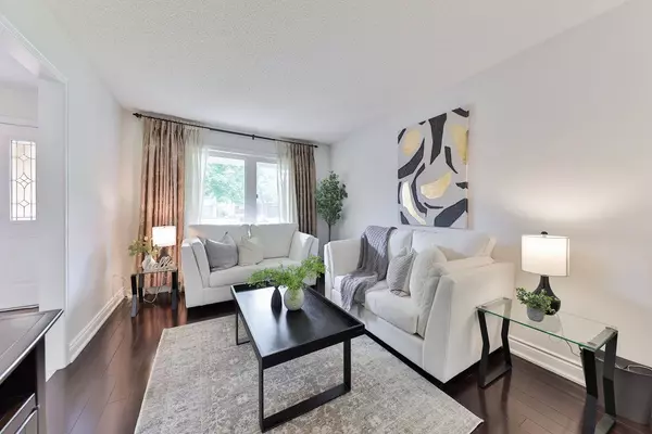 Oakville, ON L6H 4P5,296 Evergreen CRES