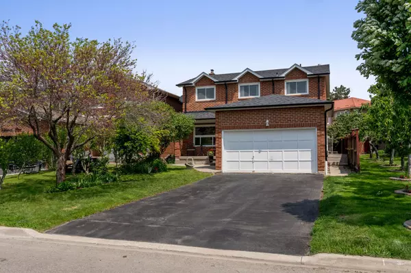 17 Whitehaven DR, Brampton, ON L6Z 2R5