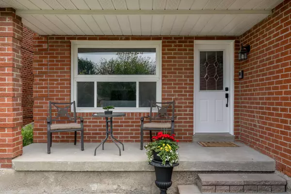 Brampton, ON L6Z 2R5,17 Whitehaven DR
