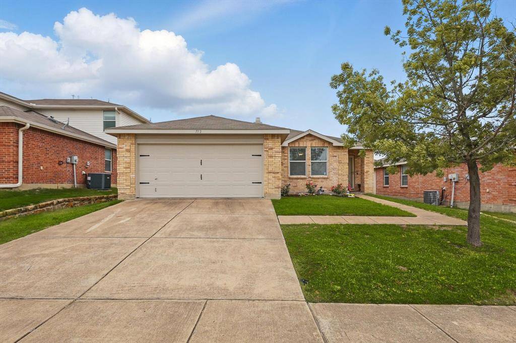712 Riverflat Drive, Fort Worth, TX 76179