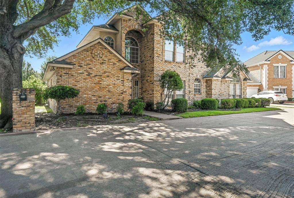 Benbrook, TX 76132,5945 River Bend