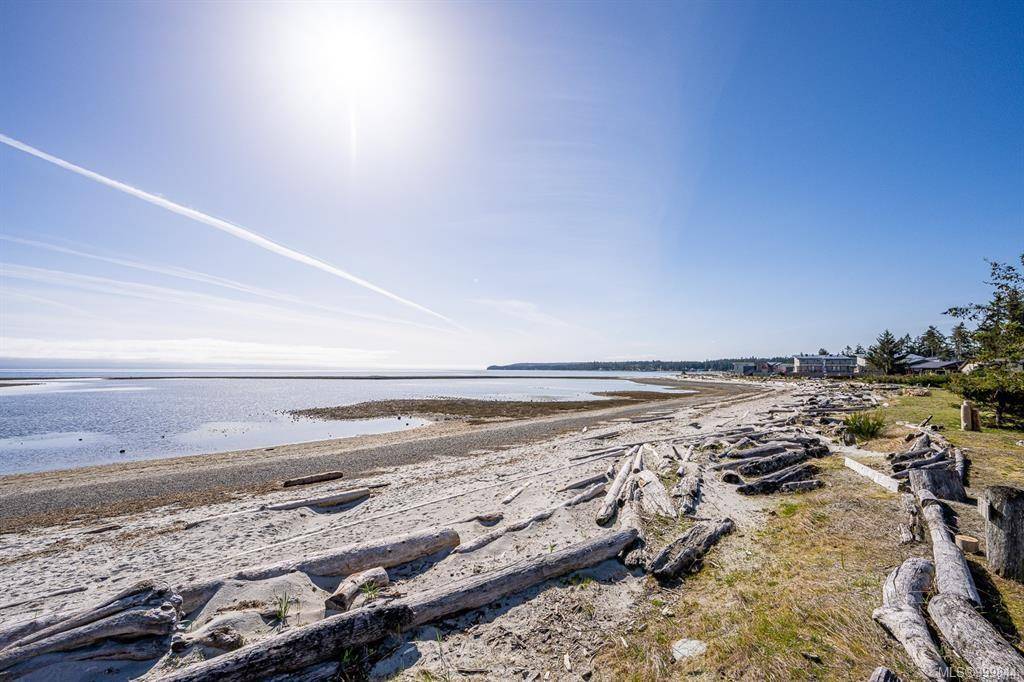 Black Creek, BC V9J 1B3,9074 CLARKSON Ave