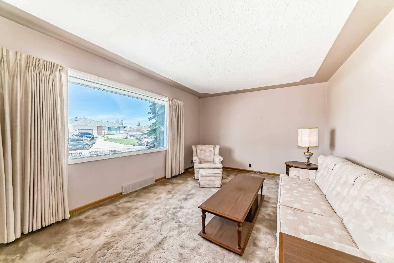 Calgary, AB T2M 2C6,2433 25 AVE Northwest