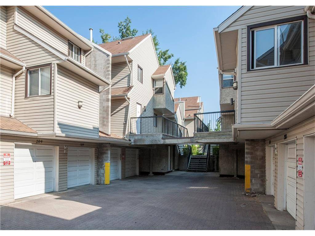 Calgary, AB T3E 6T9,25 Glamis GN SW #111