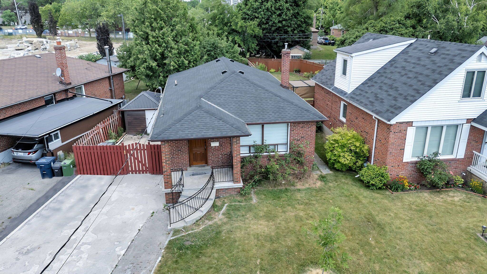 Toronto E04, ON M1R 2V3,12 Lynvalley CRES