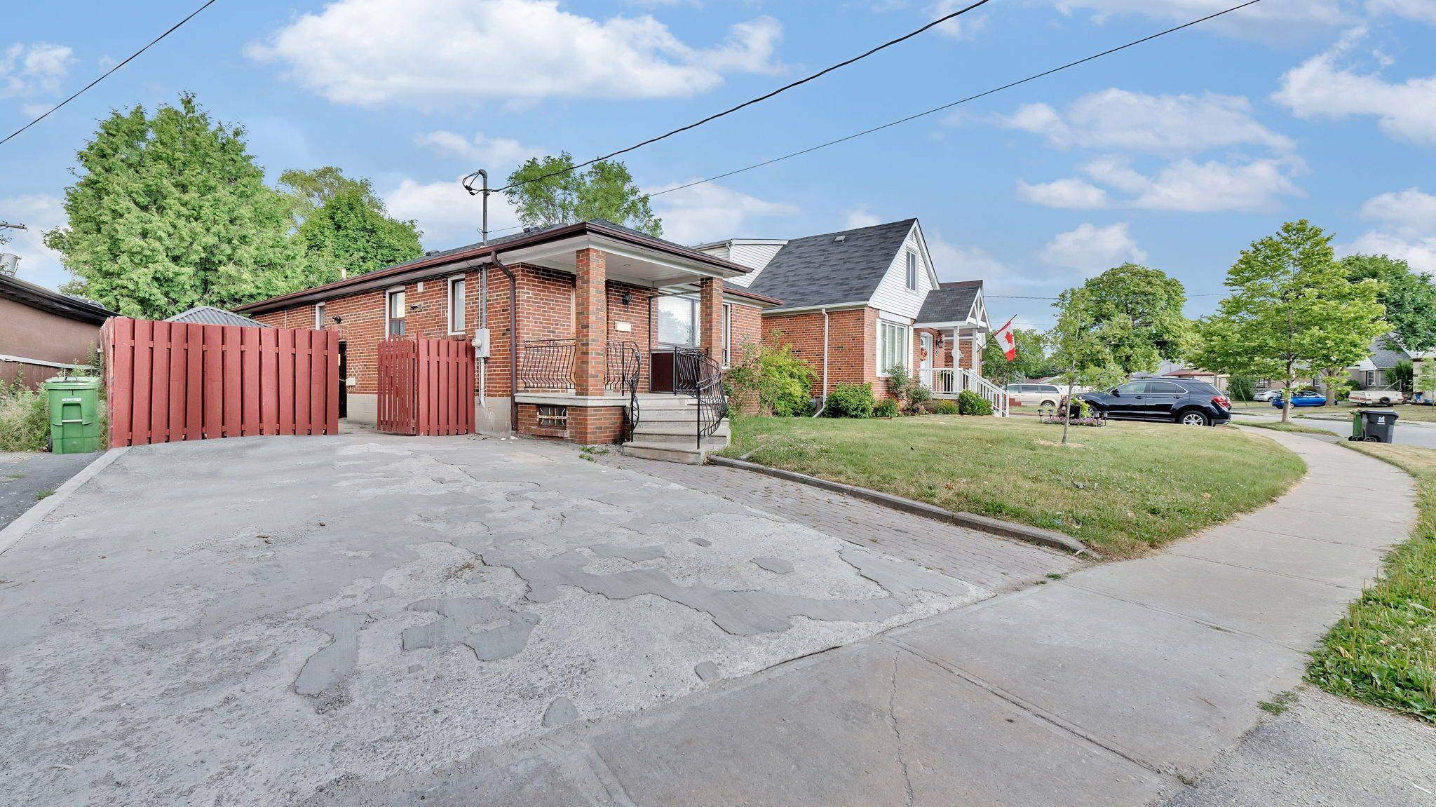 Toronto E04, ON M1R 2V3,12 Lynvalley CRES