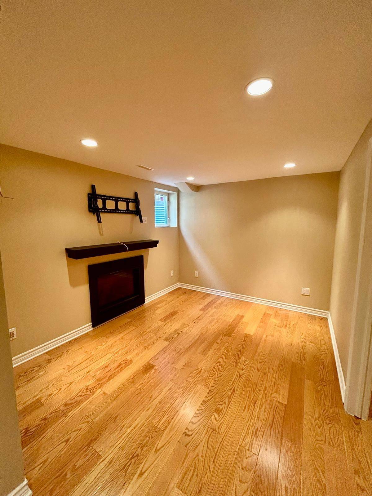 Mississauga, ON L5V 1G6,4650 Crosswinds DR #Basement