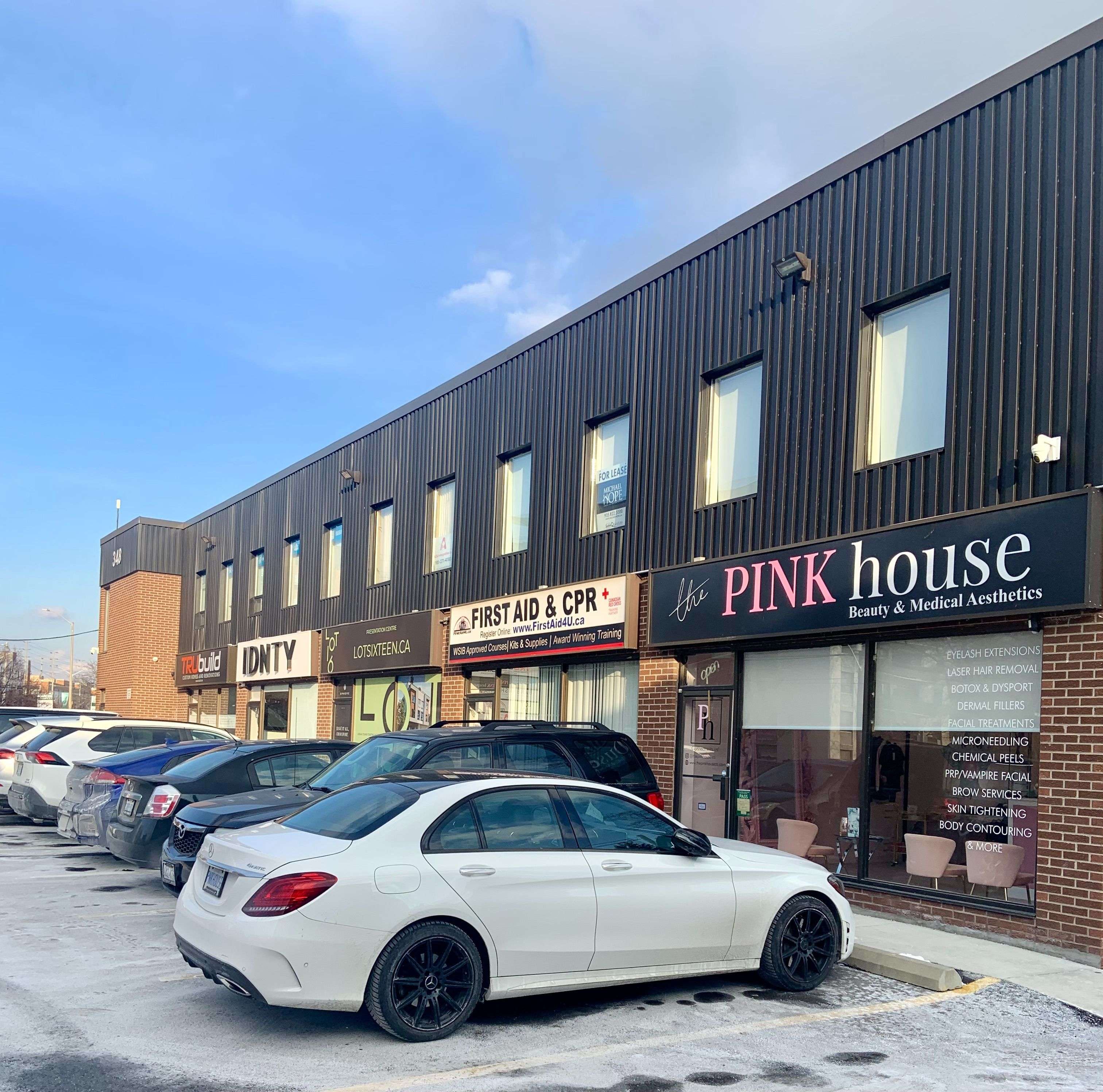 Mississauga, ON L5G 1H5,348 Lakeshore RD E #204