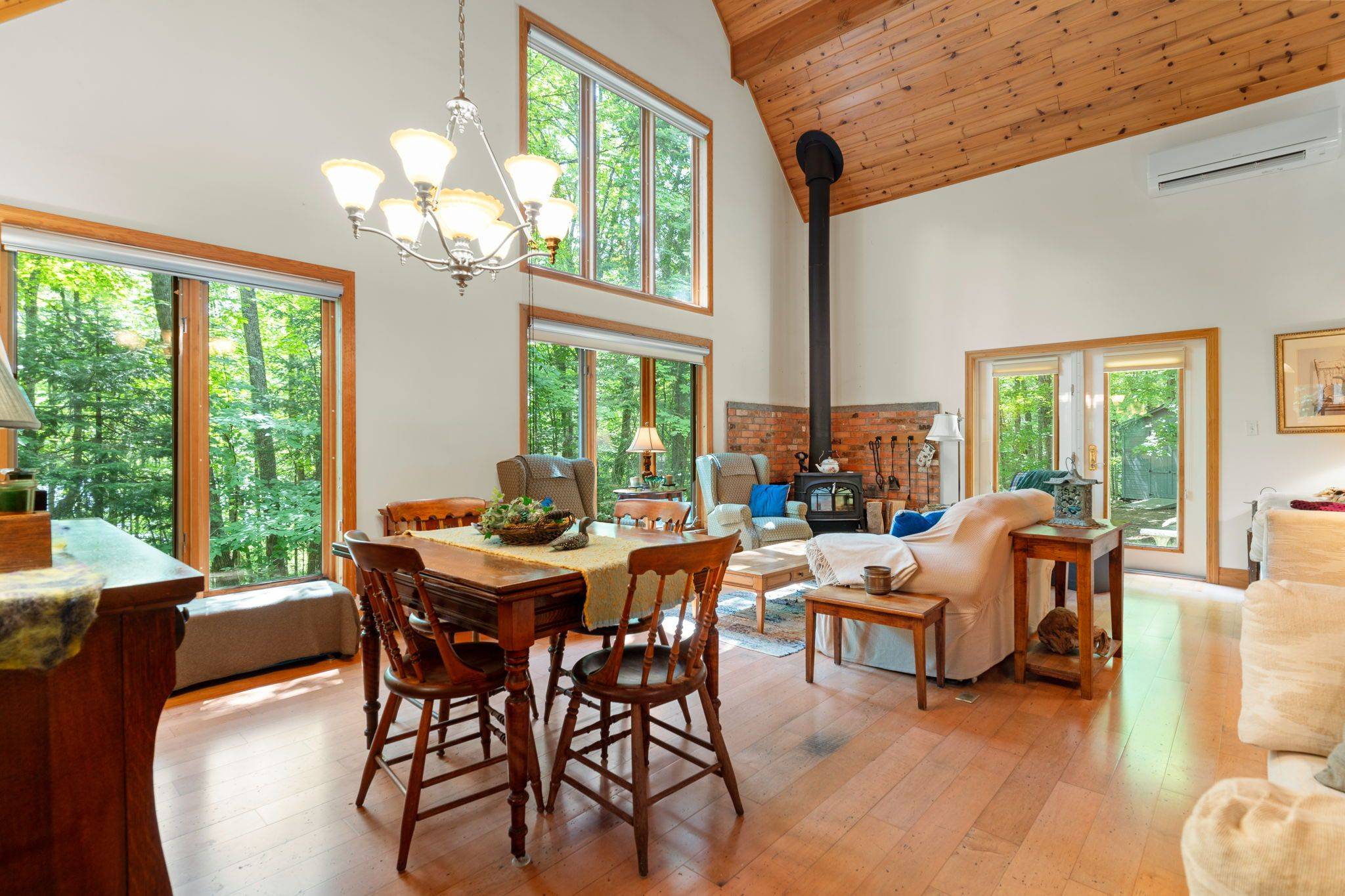 Minden Hills, ON K0M 2K0,1236 Grace RD