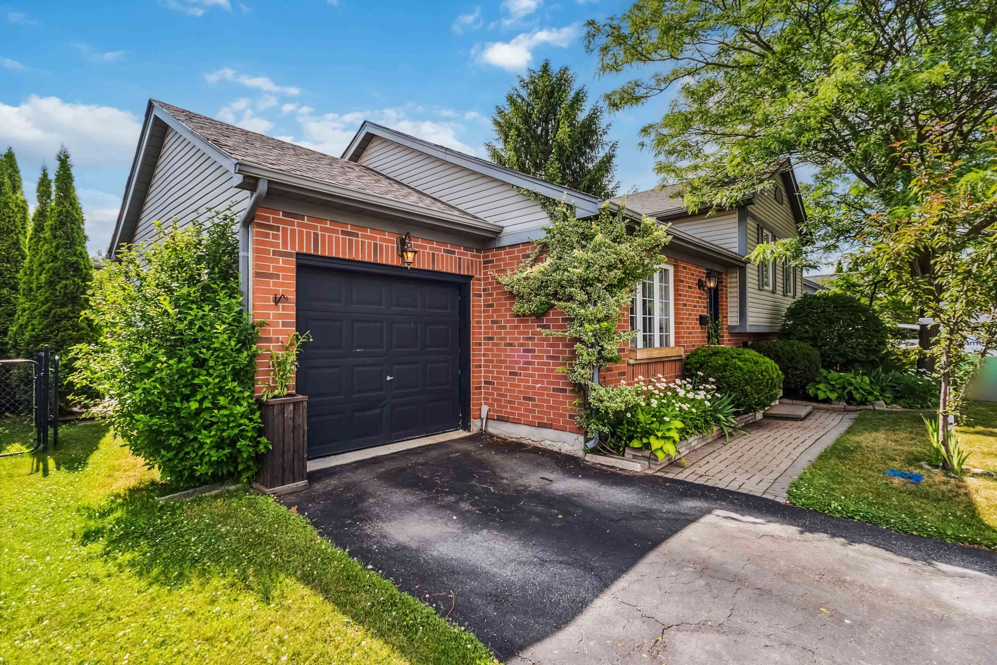 London South, ON N6M 1J8,335 Lighthouse RD #43