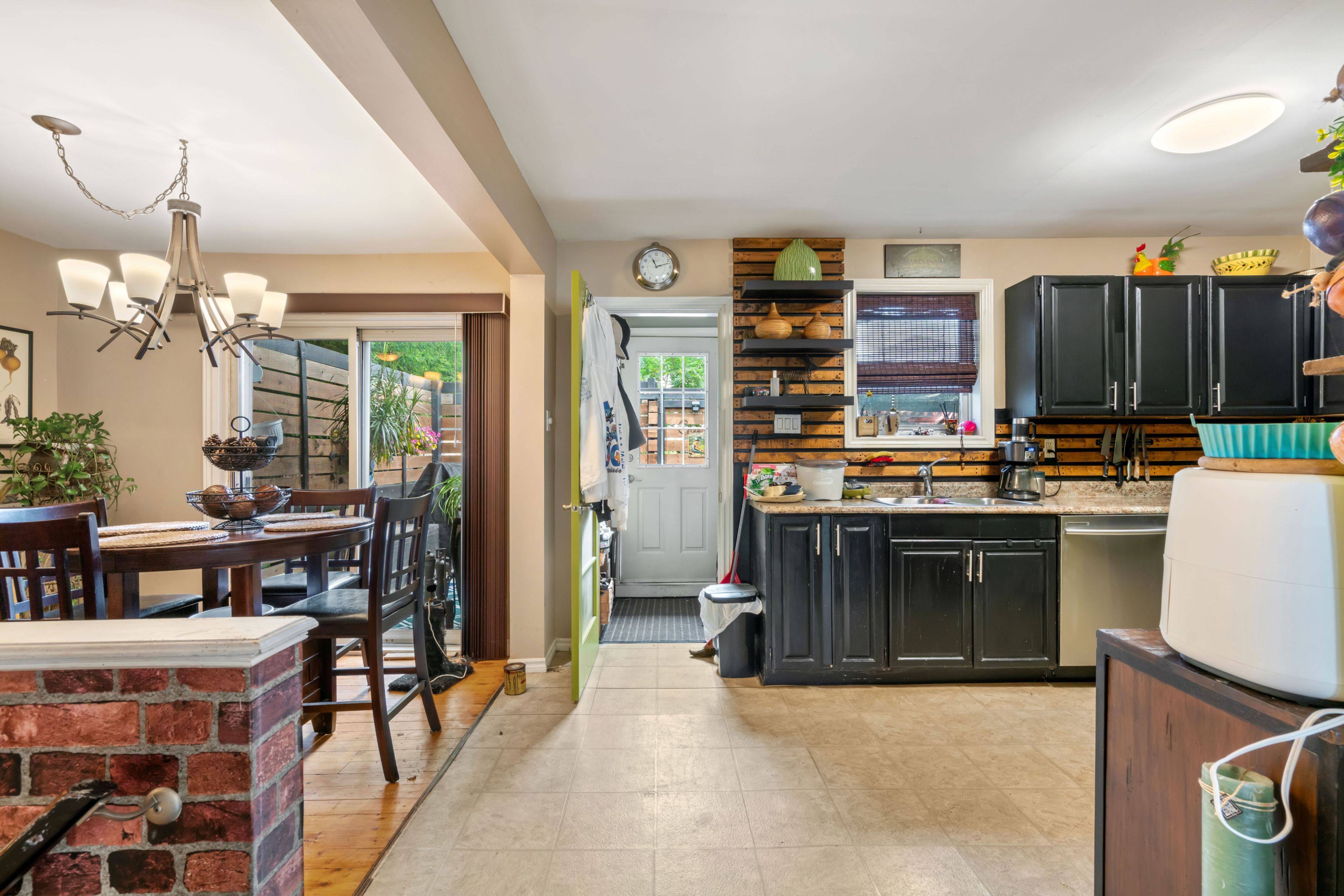 Cornwall, ON K6J 2W2,25 Sixth ST W