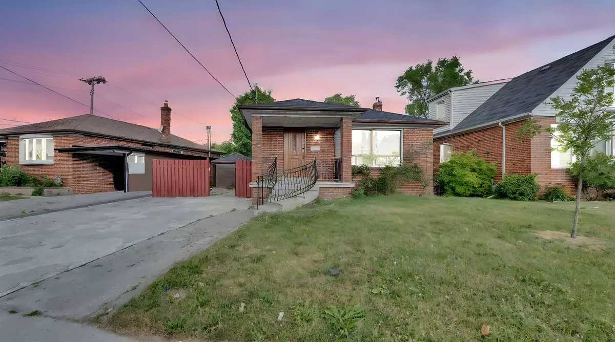 Toronto E04, ON M1R 2V3,12 Lynvalley CRES