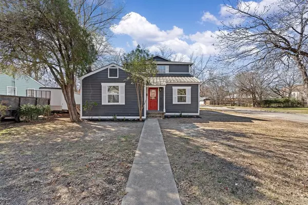 Waxahachie, TX 75165,211 Almond Street