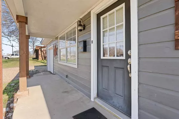 Springtown, TX 76082,832 N Main Street