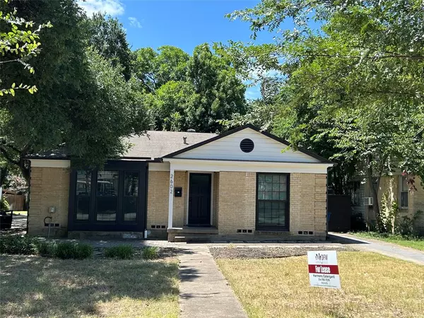 2602 Burlington Boulevard, Dallas, TX 75211
