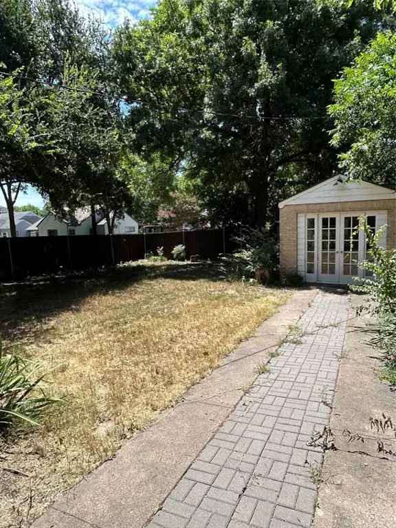 Dallas, TX 75211,2602 Burlington Boulevard