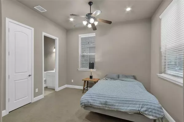 Plano, TX 75024,5724 Robbie Road