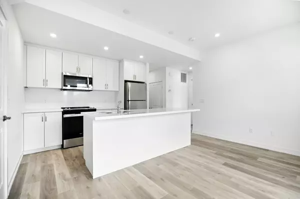 Hamilton, ON L8B 1Y4,203 Burke ST