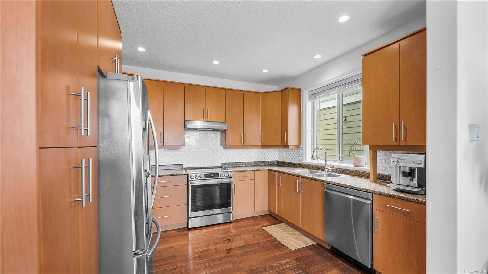 Sooke, BC V9Z 0W4,6591 Arranwood Dr #108