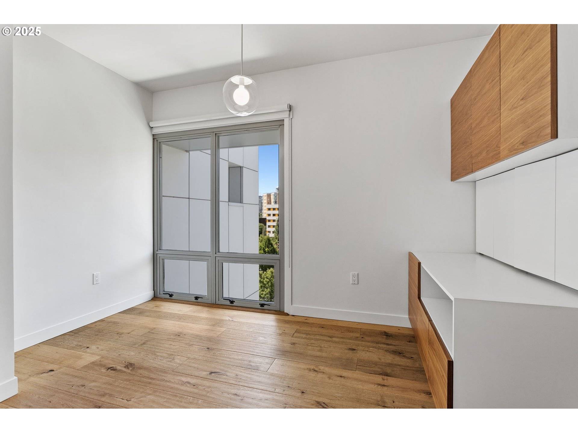 Portland, OR 97209,1260 NW NAITO PKWY #607B