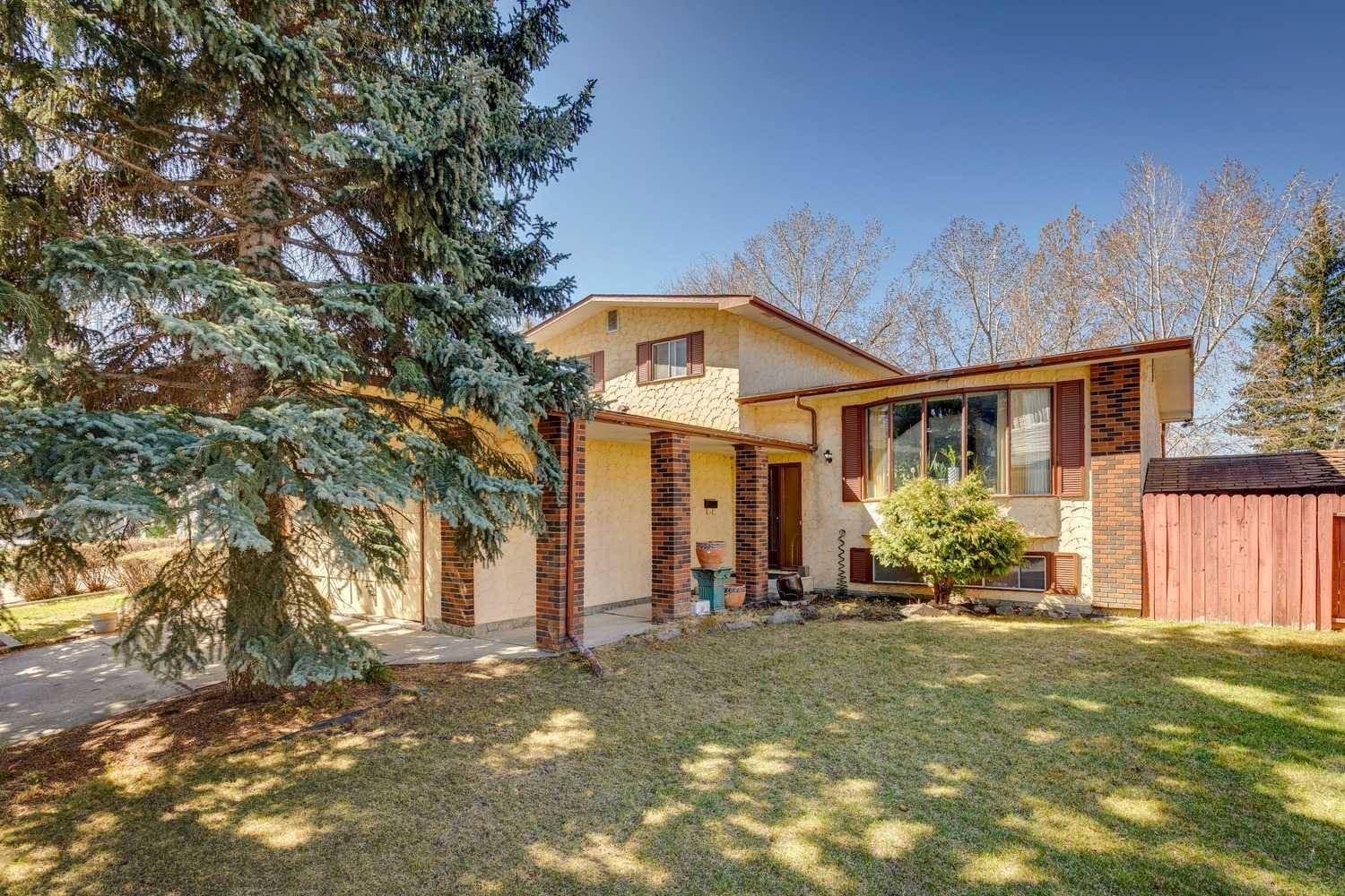 Calgary, AB T2V 3N3,331 Oakridge PL Southwest