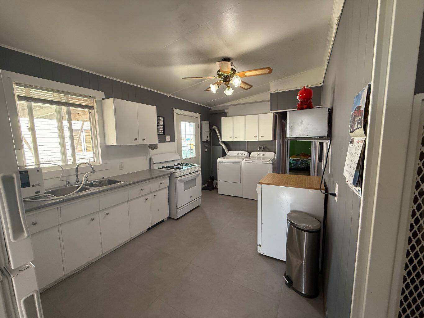 Lloydminster, AB T9V 2A3,5308 57 ST #17