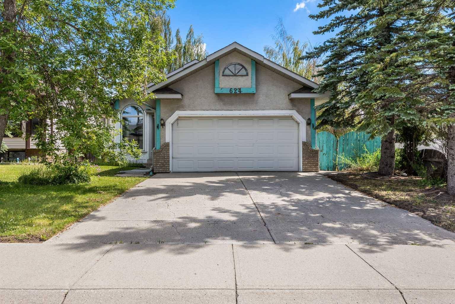 624 Shawinigan DR Southwest, Calgary, AB T2Y2H4