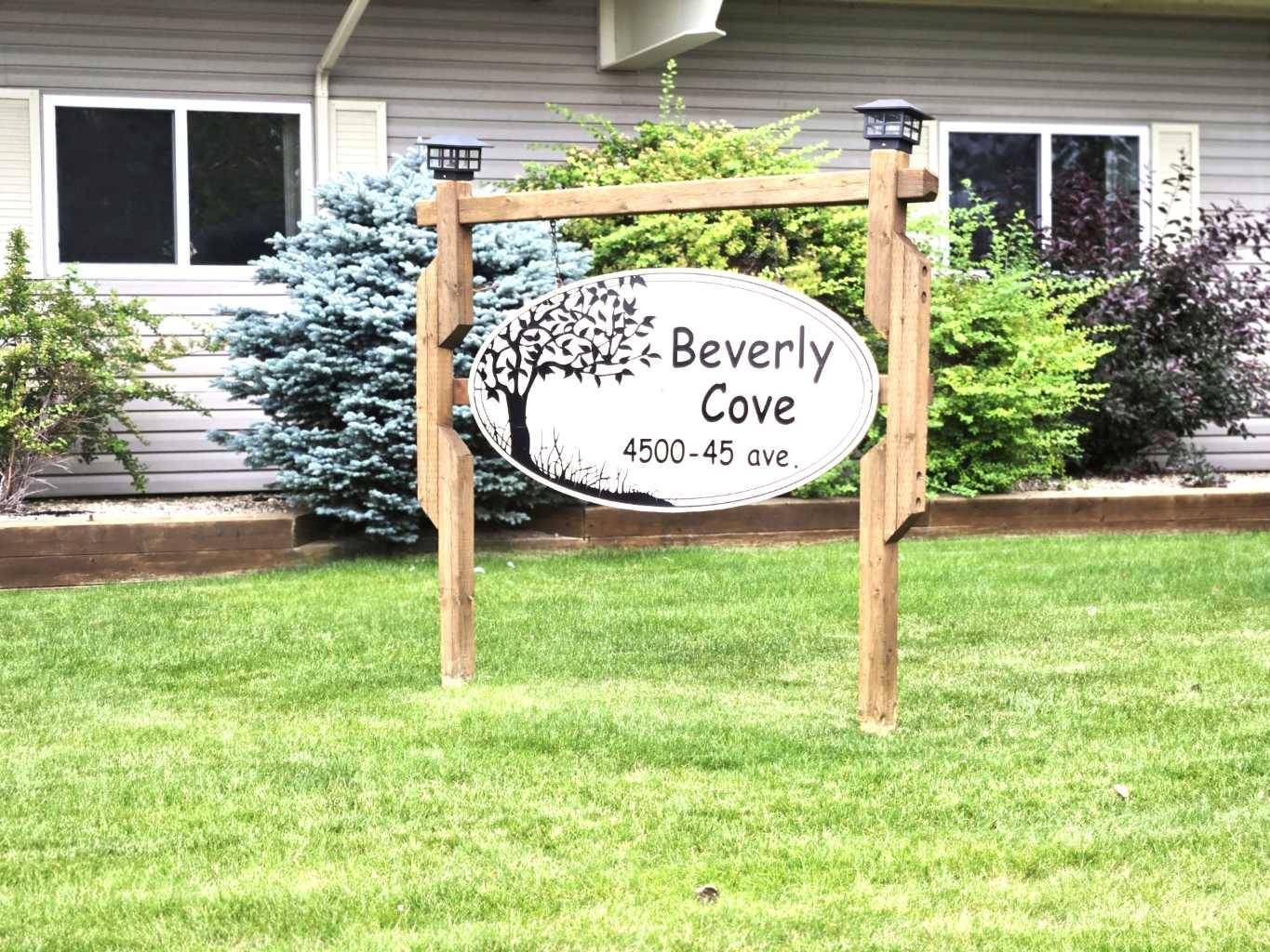 4500 45 AVE #301, Innisfail, AB T4G 6A3