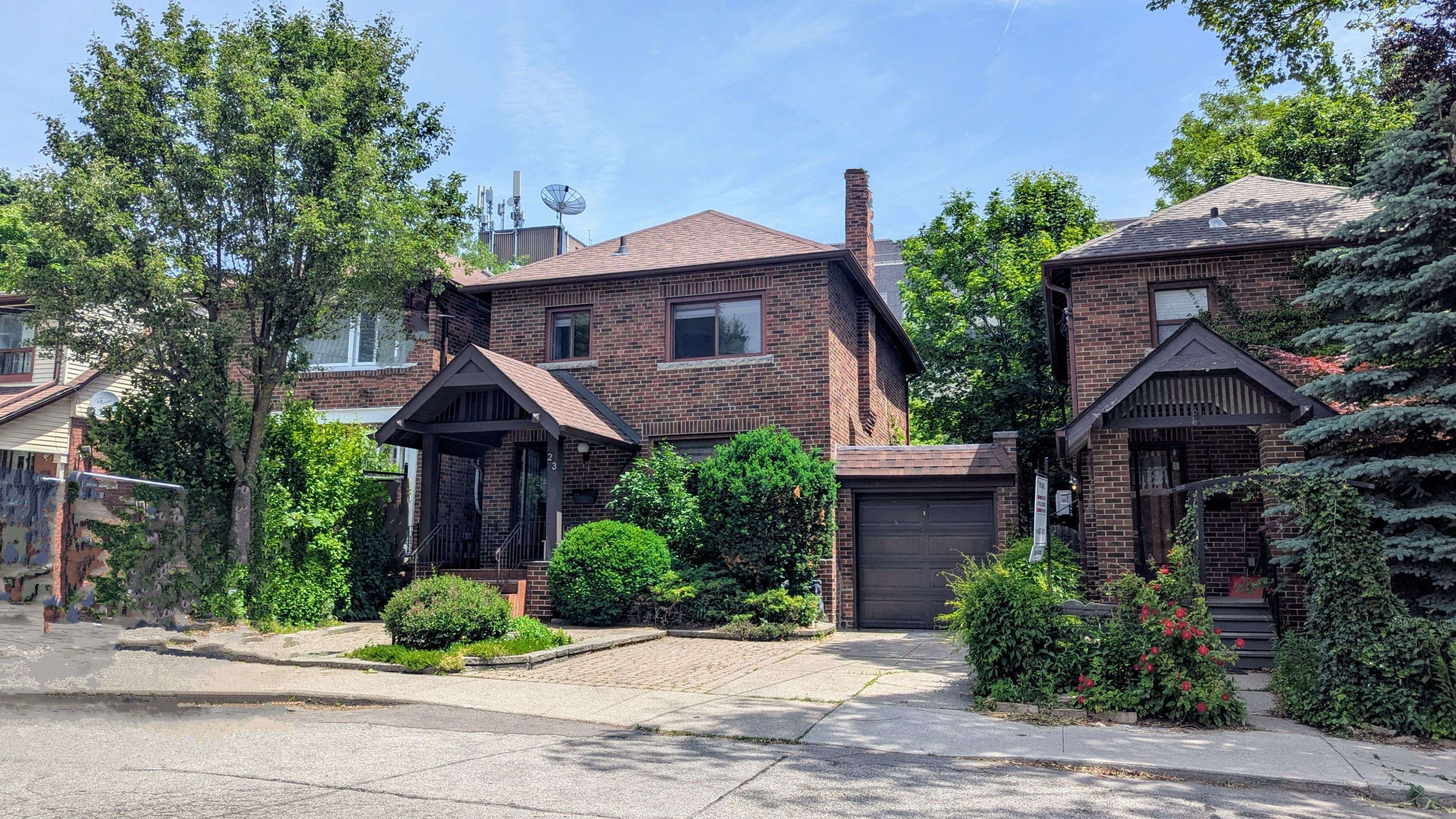 Toronto C04, ON M5M 3C3,23 Lorindale AVE