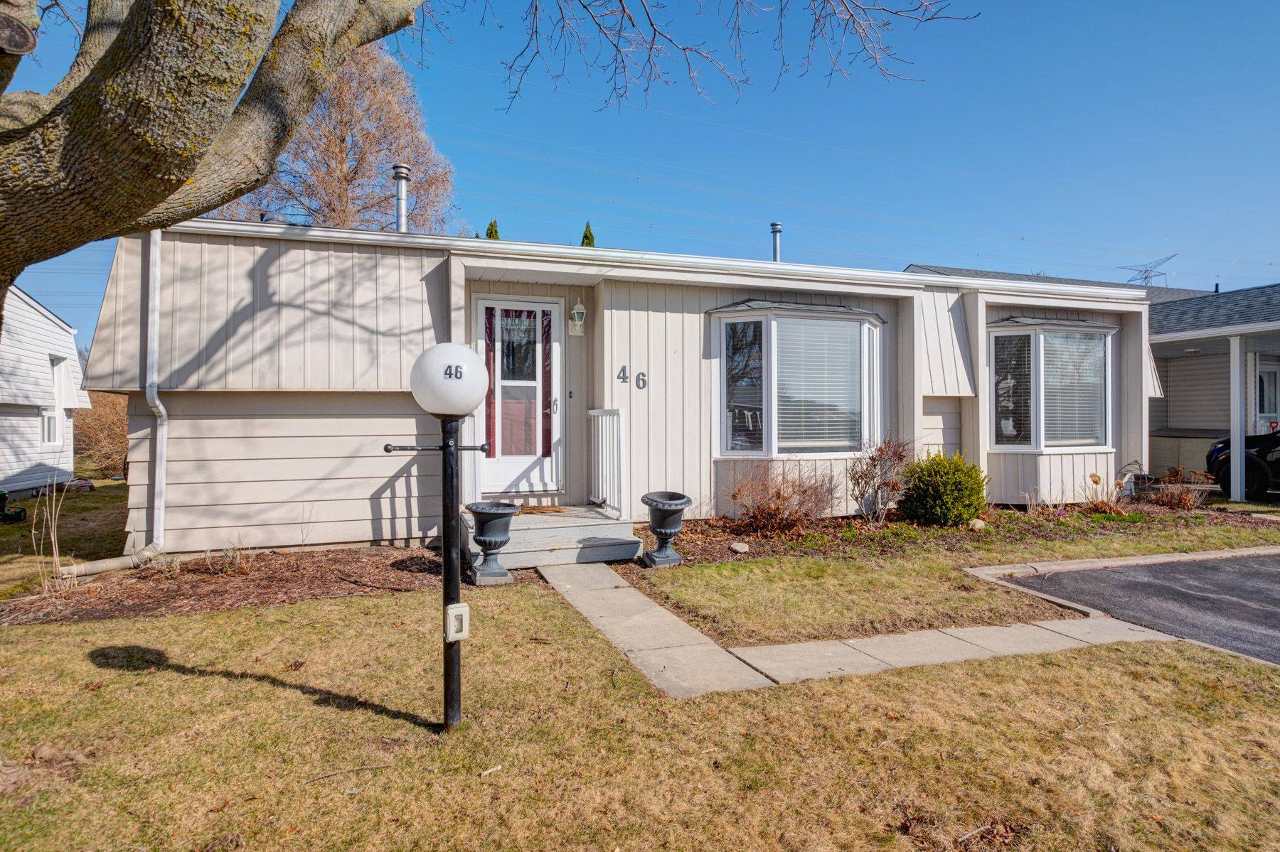 Clarington, ON L1B 1B8,46 Wilmot TRL