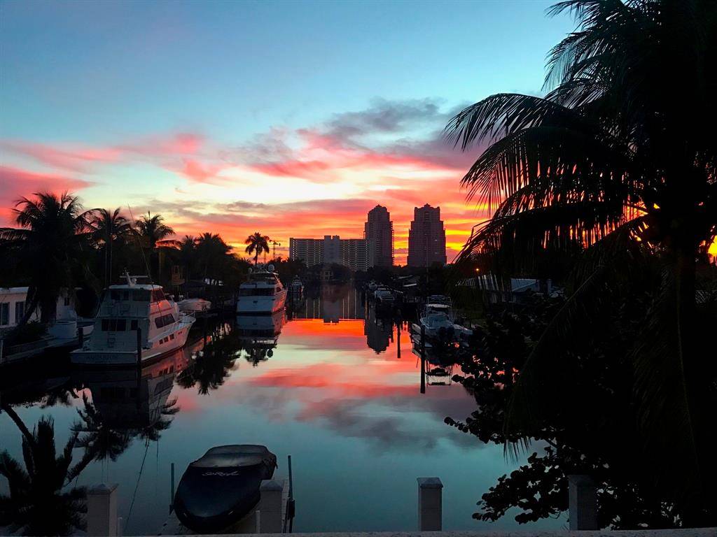 Fort Lauderdale, FL 33305,2432 BAYVIEW DR