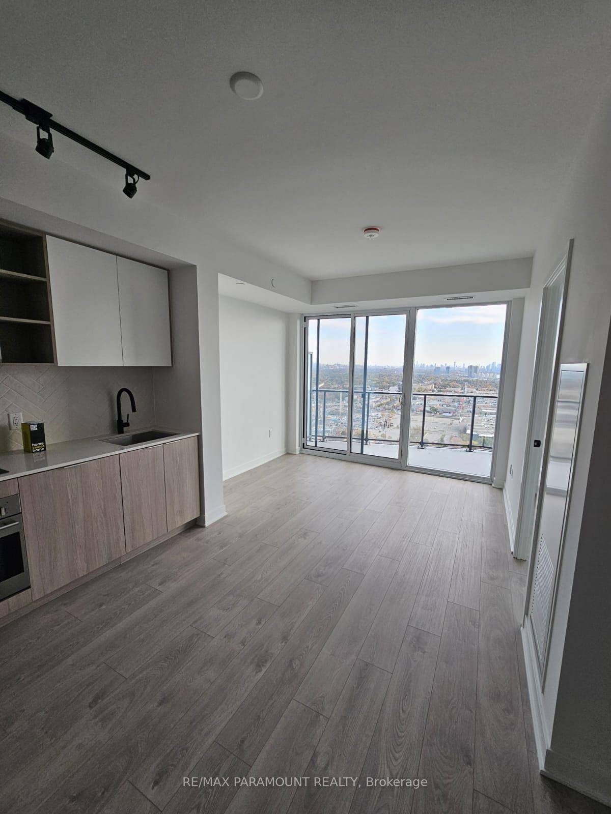 Toronto W08, ON M8Z 0G5,36 Zorra ST #2906